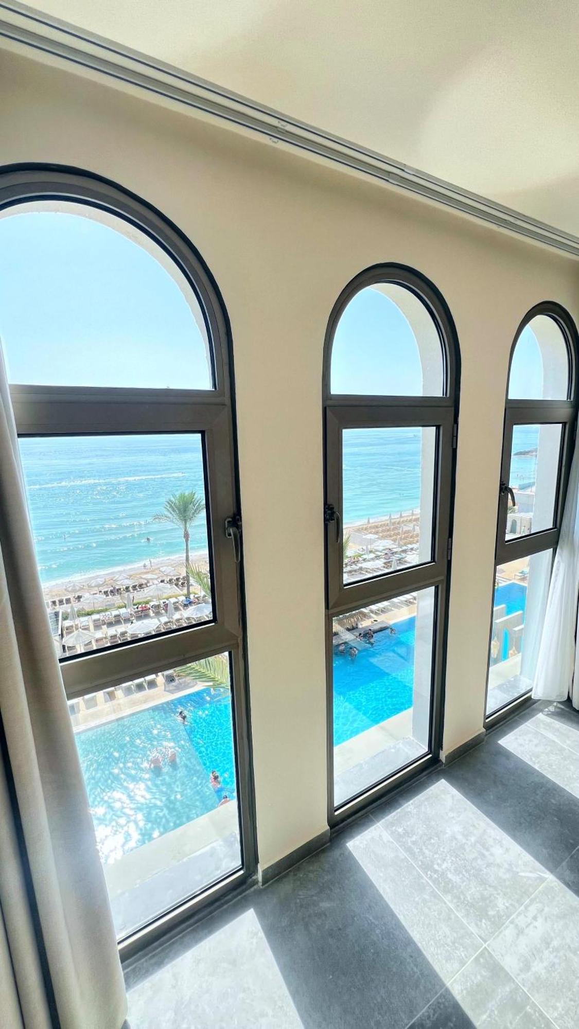 Ocean Blue Hotel & Resort -Jbeil Byblos Экстерьер фото